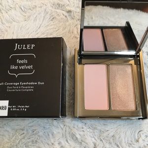 Feels Like Velvet Full Coverage Eyeshadow Duo